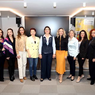 BPW İzmir’de Hayriye Şendinç yeniden başkan seçildi