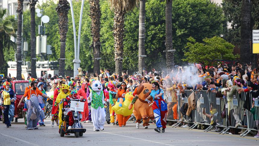Neşe ve coşkuya hasret kaldık