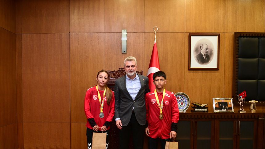 Başkan Görgel, Balkan şampiyonu genç güreşçileri ağırladı