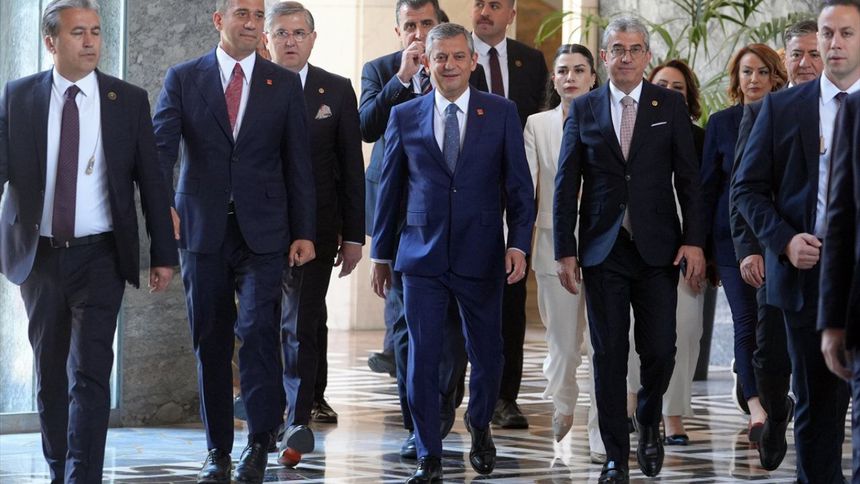 Özgür Özel: En kötü senaryo için ikinci parti lazım olabilir