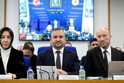 TCMB Başkanı Karahan'dan 'rezerv' sorusuna yanıt: 5-2 biten maçın sonunda '2 gol yedik' demezsiniz
