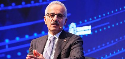 Uraloğlu: İstanbul'a 600 kilometre daha metro lazım