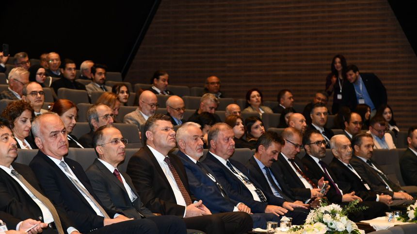 Isparta’nın geleceği sempozyumda tartışıldı Isparta’nın geleceği sempozyumda tartışıldı