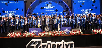 Bilişim Vadisi’nde 42 Türkiye mezunlarına diplomaları verildi