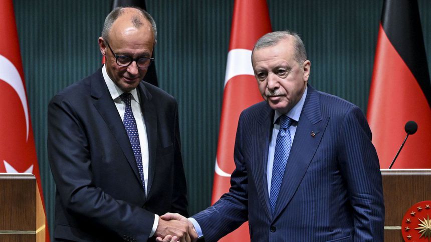 Erdoğan: Ankara kriterleriyle biz Avrupa'ya ve dünyaya açılırız Erdoğan: Ankara kriterleriyle biz Avrupa'ya ve dünyaya açılırız