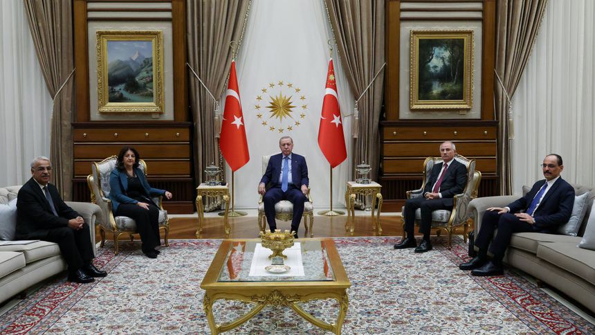 Erdoğan, DEM Parti heyetiyle görüştü Erdoğan, DEM Parti heyetiyle görüştü