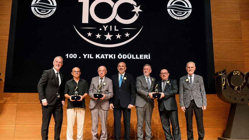 Orhangazi TSO'dan 100. yılda ekonomiye katkı sağlayanlara ödül