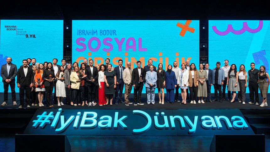 'Dünyanın geleceği için gereken iki can simidi; gençler ve cesaret'