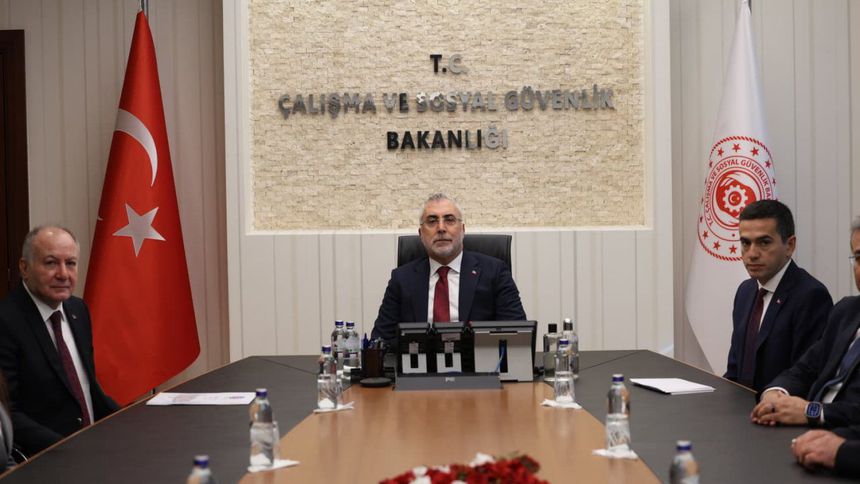 Işıkhan'dan asgari ücret açıklaması: Sosyal diyalog gereği her türlü süreci işleteceğiz