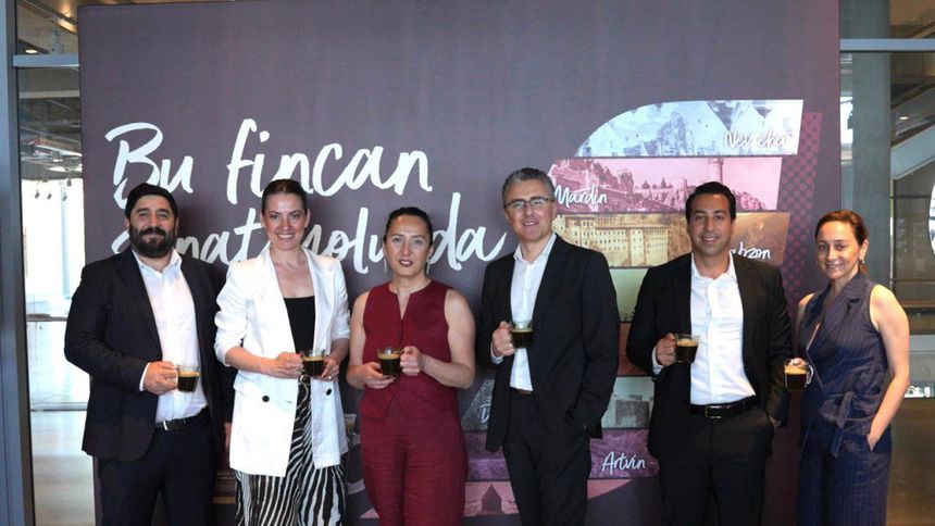 'Bu Fincan Sanat Yolunda' başarılı bir Sanat Odaklı sosyal etki modeli yarattı 'Bu Fincan Sanat Yolunda' başarılı bir Sanat Odaklı sosyal etki modeli yarattı
