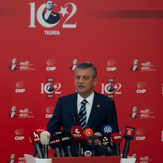 Özgür Özel: İsterlerse CHP’ye kayyum atasınlar biz yolumuzda yürüyeceğiz