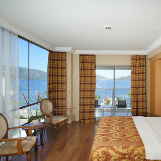 Emre Hotels kalite ve güvenlik yatırımlarını sürdürüyor