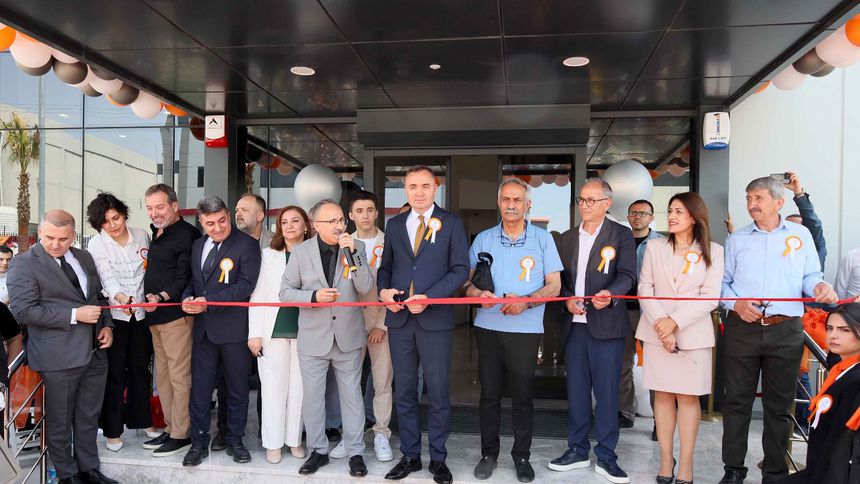 Çizgi Medikal, Kemalpaşa OSB’de 200 milyon TL’lik yeni tesisini açtı