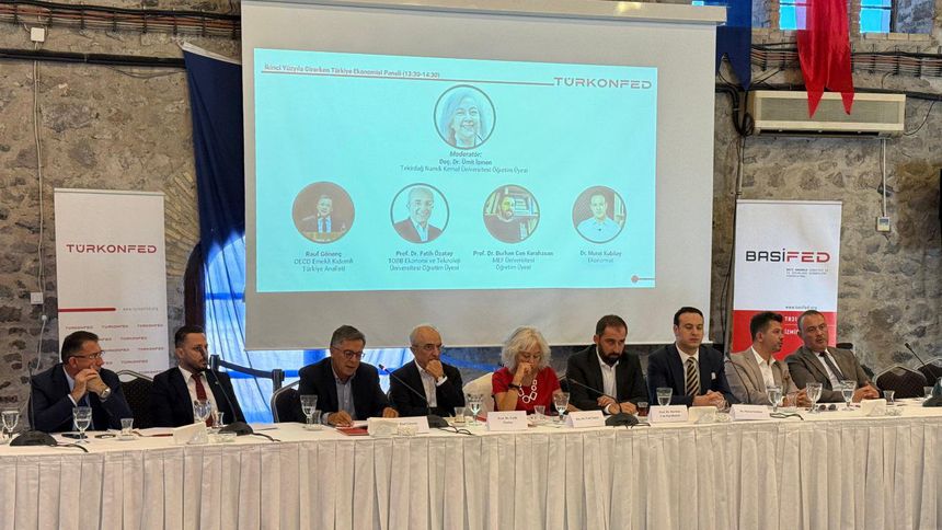 TÜRKONFED’den 'İkinci Yüzyıla Girerken Türkiye Ekonomisi' kitabı