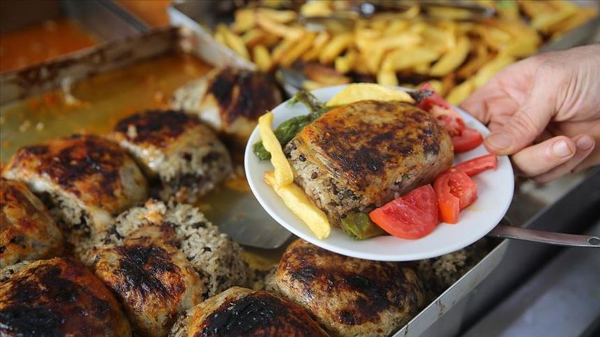 Yılda kişi başı 102  kilogram yiyeceği  çöpe atıyoruz