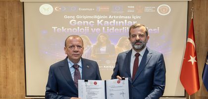 Genç kadınlar teknoloji ve liderlik yolculuğuna Bursa’dan başlıyor