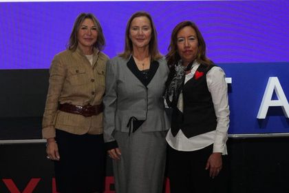 Kadınlar konuştukça cam tavanlar yıkılıyor