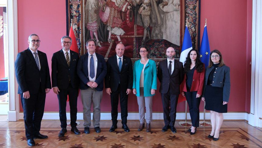 ASO üyesi sanayicilere Fransa vizesi kolaylığı 