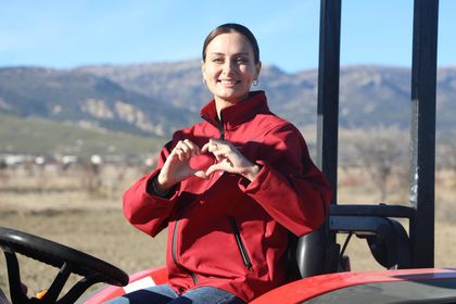 Korkuteli Belediyesi boş arazilere buğday ekiyor