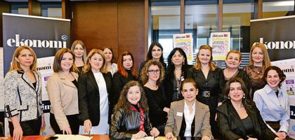 Kadın karar masasında