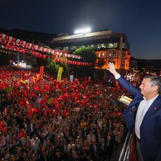 Özgür Özel: Egemenliği milletten alıp yargıya devretmek istiyorlar