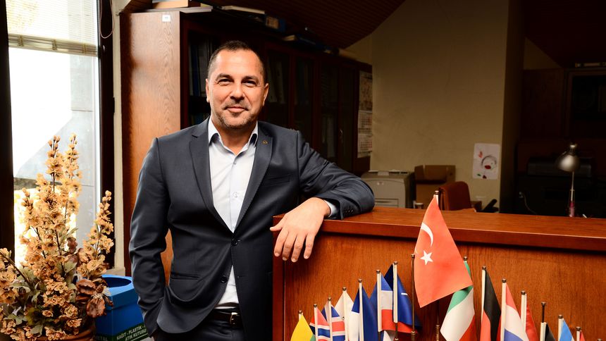 'İzmir denizcilikte her geçen gün rekabet gücünü kaybediyor'