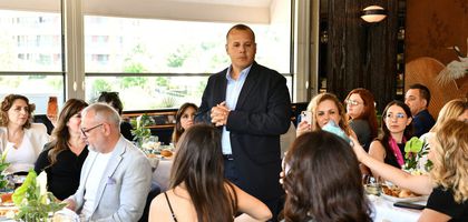 Akasya, 12'nci yılını kutluyor