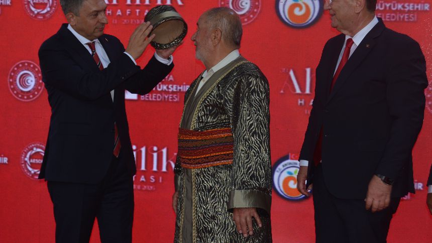 Adlıhan Dere: Zincir marketler esnaf için haksız rekabet oluşturuyor