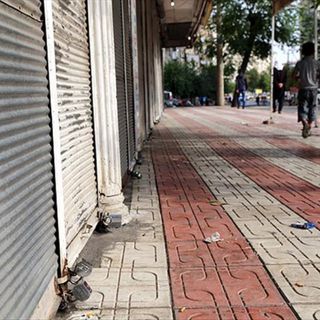 Zincir marketler ve internet alışverişi, esnafı küçültüyor