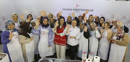 Türk Kızılay’ın 'İyilikle Pişen Hayatlar' Atölyesi Bursa’da kadınlarla buluştu