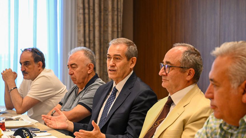 Antalya iş dünyası Antalya Limanı'nı tartışıyor