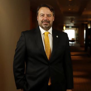 Karton ambalajda 3’lü kıskaçtan 3 adımda çıkış