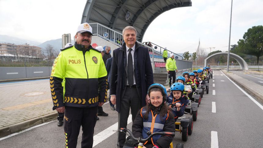 Oyak Renault’tan çocuklara yönelik trafik güvenliği projesi