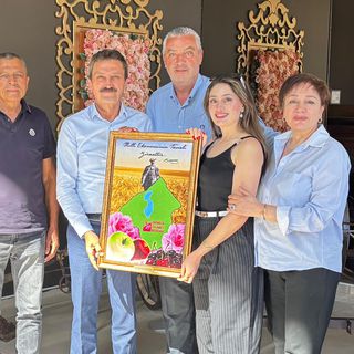 Ispartalı iş insanı 200 yıllık tarım aletlerini bağışladı