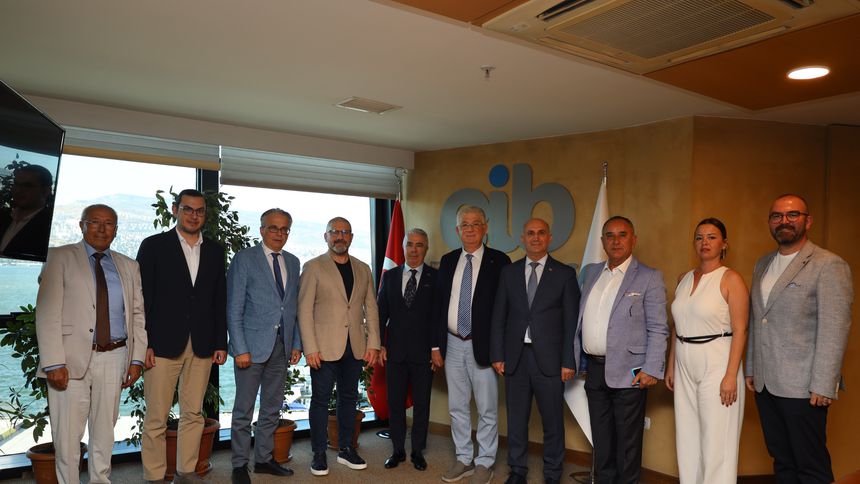 Şener Gençer: Egeli sanayiciler, ihracat kayıtlarını kendi bölgelerinde görmek istiyor