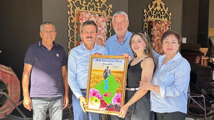 Ispartalı iş insanı 200 yıllık tarım aletlerini bağışladı