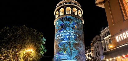 Kahramanmaraş’ın 'edebiyat' ışığı Galata Kulesi’ne yansıdı