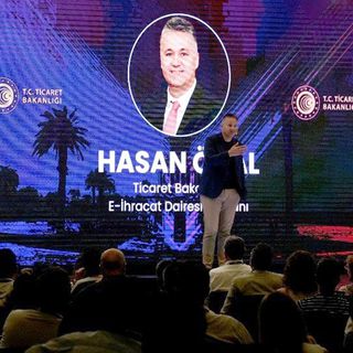 E-ticaretin geleceği İzmir'de konuşuldu
