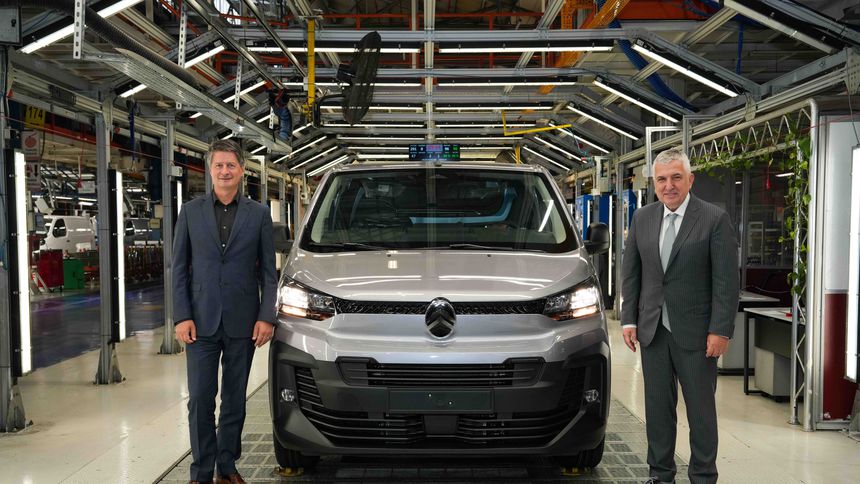 Citroën CEO’su Xavier Chardon, Tofaş Bursa Fabrikası’nı ziyaret etti