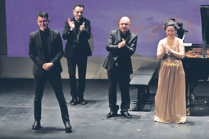 yeni yıl konser geleneğini oluşturacak bir adayımız var