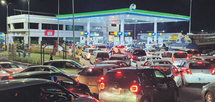 Savaş sonrası benzin alev aldı