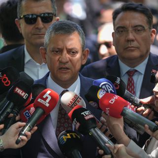 Özgür Özel: Bahçeli'nin açıklamasını kıymetli buluyoruz