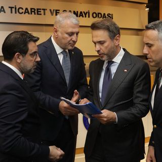 Sakarya iş dünyası hazırladığı 11 maddelik  talep ve öneriyi Bakan Bayraktar’a sundu