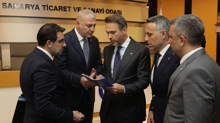 Sakarya iş dünyası 11 maddelik  talep ve öneriyi Bakan Bayraktar’a sundu