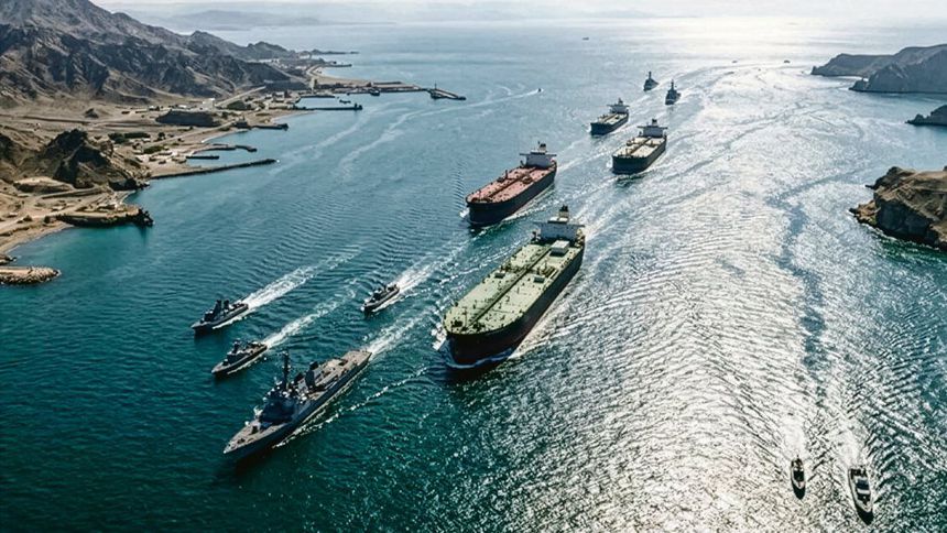 Küresel ekonomi 40 kilometrelik bir darboğazda Küresel ekonomi 40 kilometrelik bir darboğazda