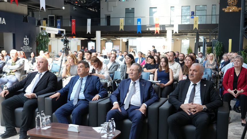 Aslantaş: Yeni dünya düzenini takip eden değil, takip edilen konuma gelmek zorundayız