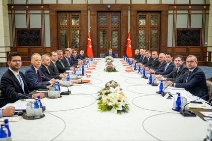 Bakan Bolat: Eximbank'ın 52 milyar dolar hedefini aşacağına inanıyoruz