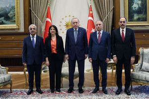 Erdoğan, İmralı heyeti ile görüştü