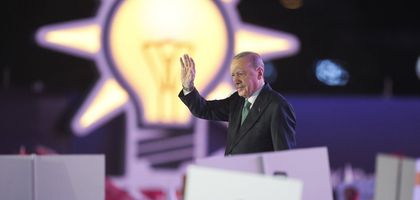 AK Parti’de seçim takvimi tartışmaları