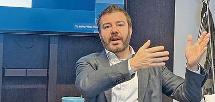 'İş dünyasında yapay zekâyla simbiyotik ilişki kuran kazanır'